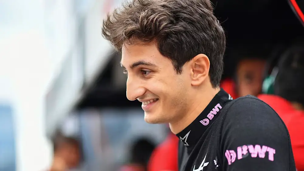 Sentiasa Kompetitif: Gabriele Minì dan Semangat Perlumbaan di Luar Litar